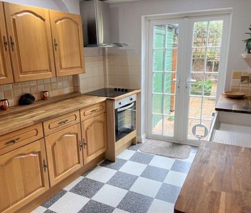 2 bedroom terraced house to rent - Photo 4