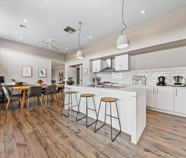 Cardinia Lakes Estate - Family Home - Photo 2