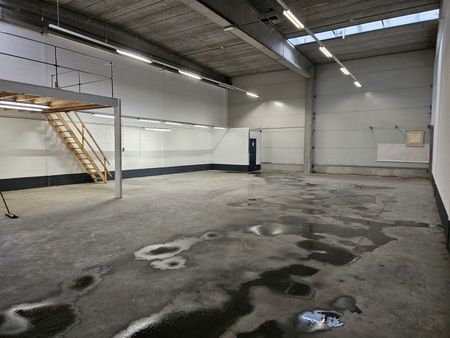 Ruime bedrijfsruimte van ca. 220m² te Turnhout - Foto 2