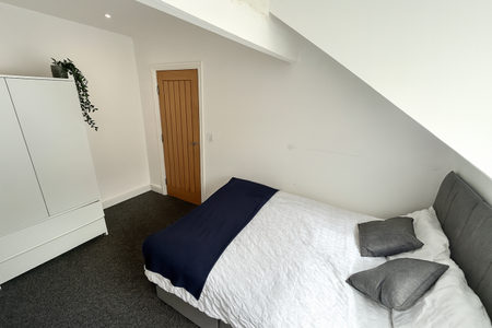 St Michaels Crescent , - Photo 3