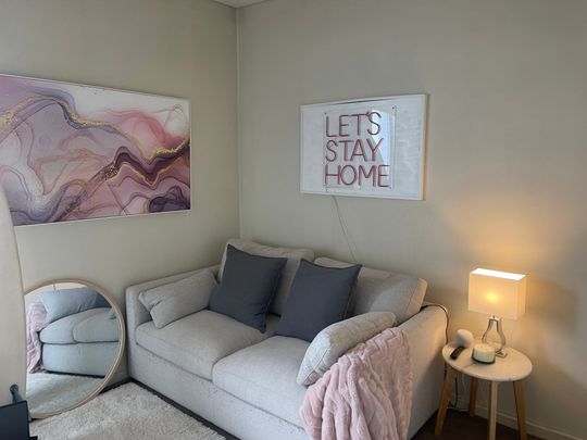 Port Melbourne - Photo 1