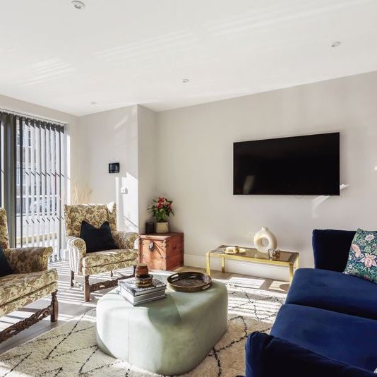 Filmer Grove, Godalming, Surrey, GU7 - Photo 1