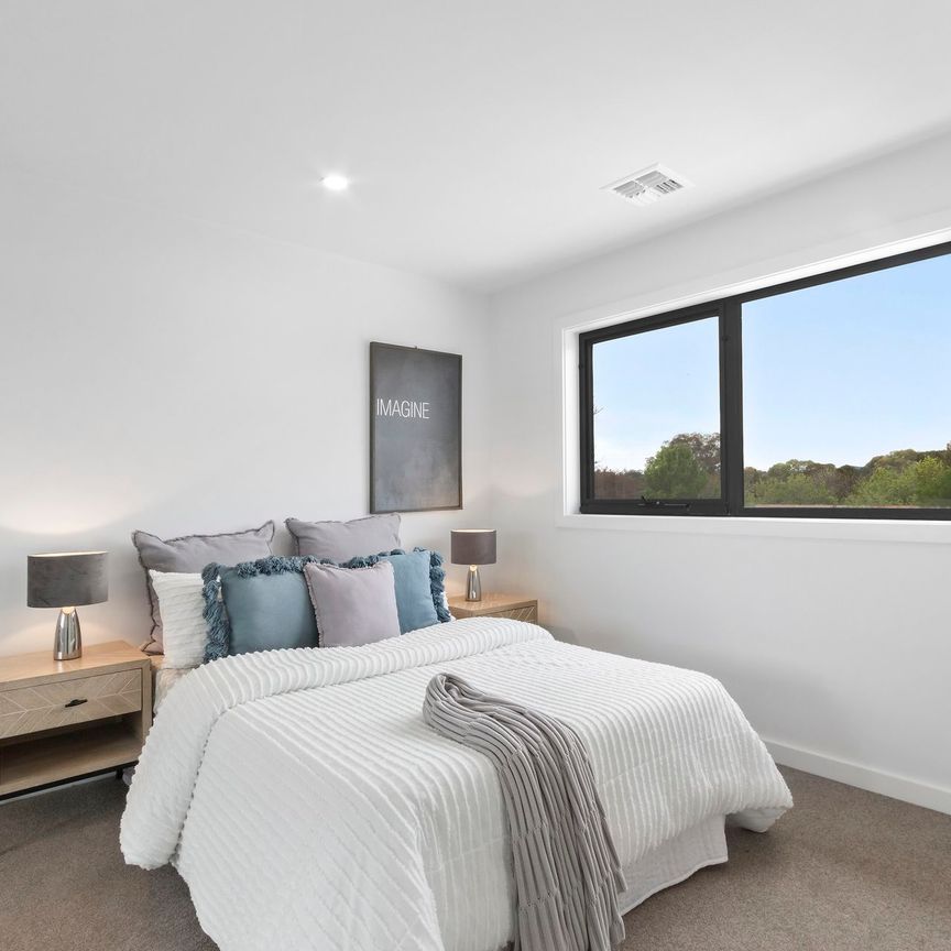 11/110 Livingston Avenue, Kambah - Photo 1