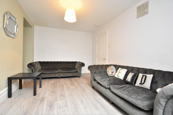 7 bedroom terraced house to rent - Photo 1