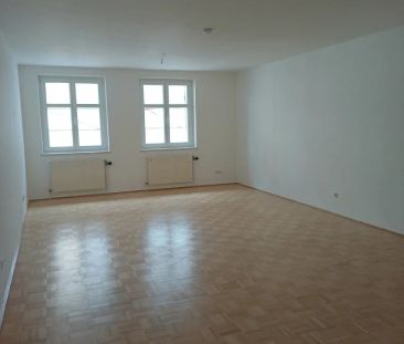 Große, sanierte 4-Zimmer-Wohnung mit Balkon nahe dem Stadtpark - Pr... - Photo 1