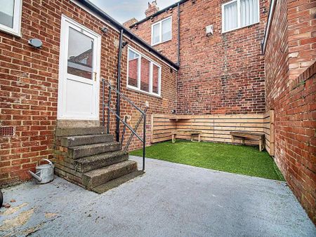 2 bed terraced house to rent in DH3 - Photo 2