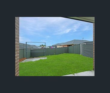 MODERN 3 BEDROOM DUPLEX IN POPULAR ESTATE - Photo 3