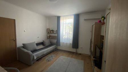 Calea vitan mihai bravu la curte - Fotografie 4