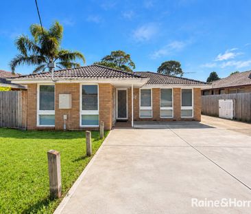 Charming 3-Bedroom Home in a Convenient Cranbourne Location - Photo 5