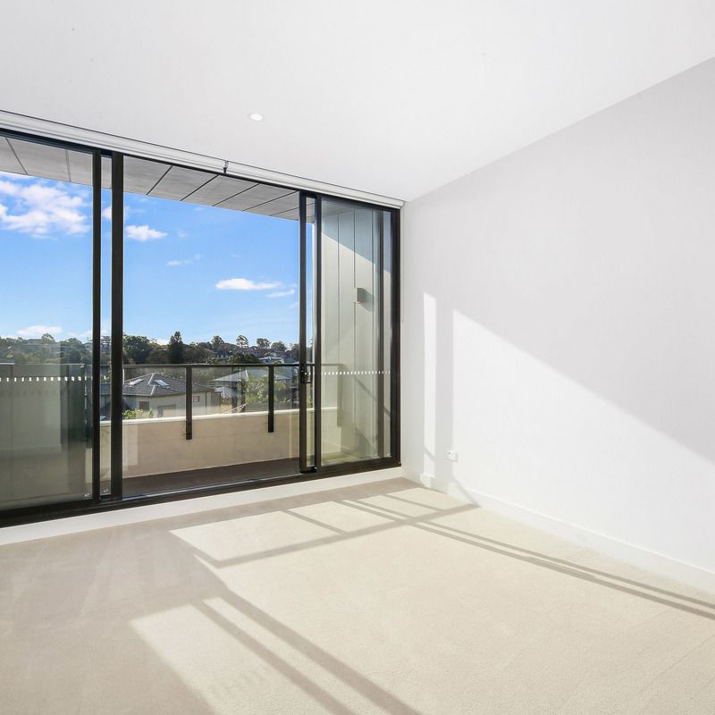 Tri-Level Townhouse I Near New Condition I Double Parking Space - Photo 1