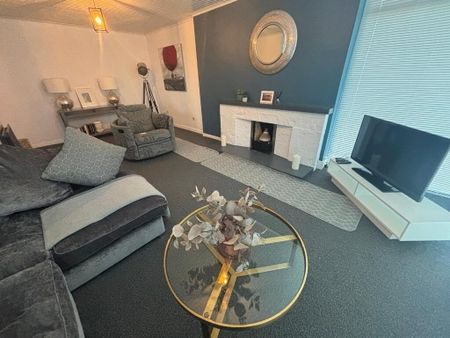 23 Strand Road, Portstewart, BT55 7LS - Photo 2