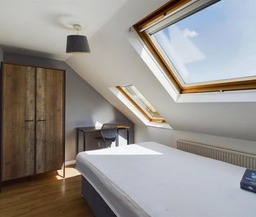 6 bedroom end of terrace house to rent - Photo 3