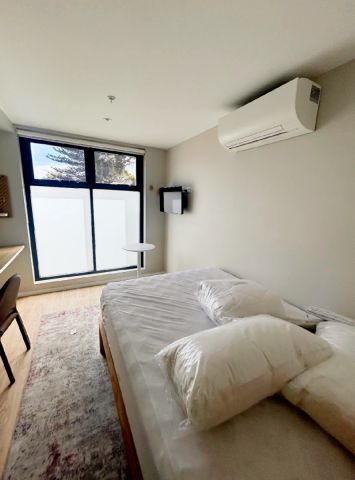 31 Wansey Rd, Sydney - Photo 2