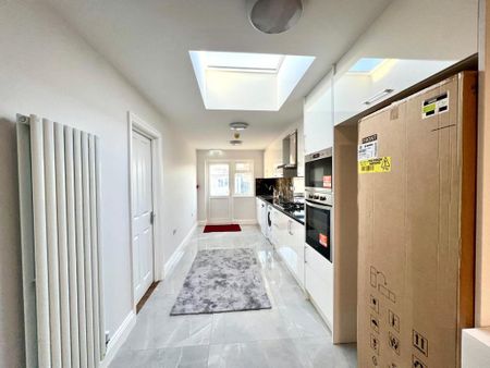 7 bedroom semi-detached house to rent - Photo 5