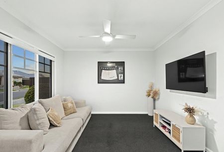 Executive Style Living in Highly Sought-After Carver’s Reach - Photo 3