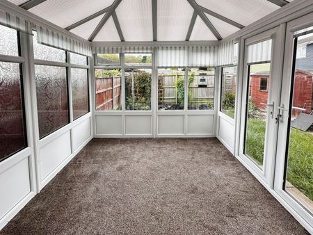 Dellfield Avenue, Lincoln - Photo 2