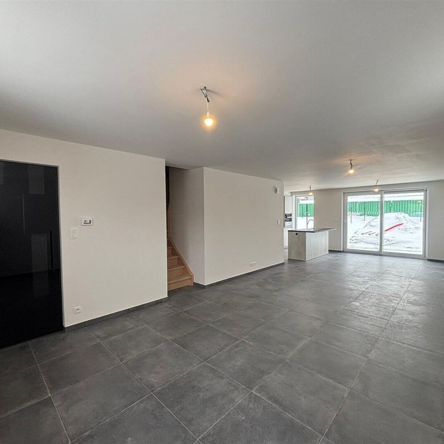 Rustiggelegen, hoogwaardig afgewerkte nieuwbouwwoning nabij het centrum! - Photo 1