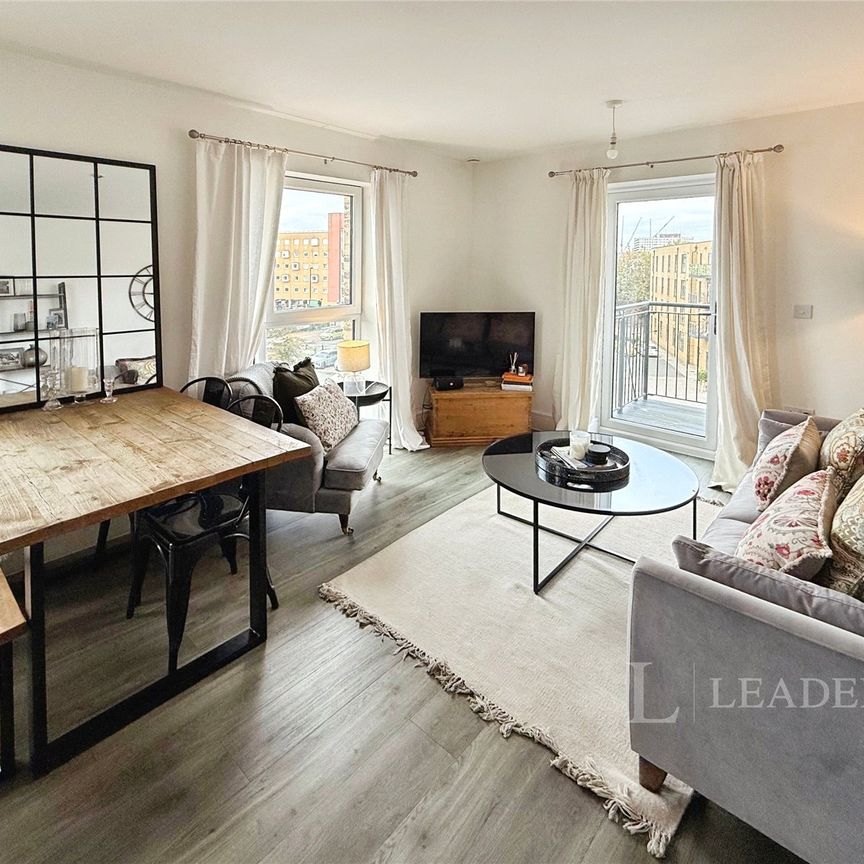 2 bedroom apartment to rent Riverside House, Thomas Blake Avenue, Southampton, SO14 - Photo 1