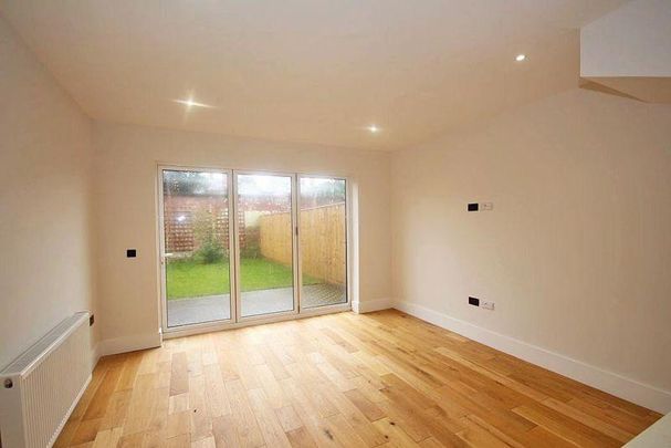 4 bedroom semi-detached house to rent - Photo 1