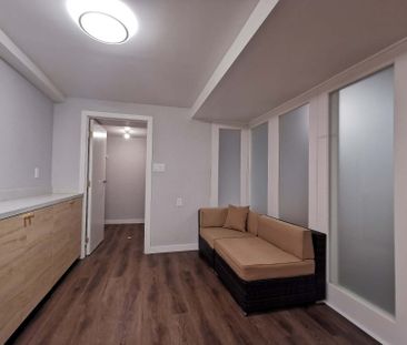 For Lease - 17 Boticelli Way, Vaughan, Ontario - Photo 5