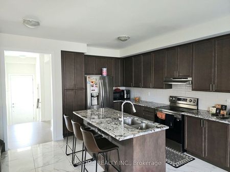 For Lease - 20 Clutterbuck Lane, Ajax, Ontario - Photo 3