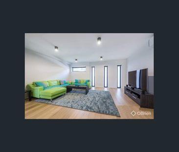 Modern Coastal Living with Space, Style & Convenience - Photo 1