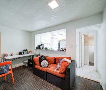 For Lease - 74 Bloomington Crescent, Toronto, Ontario - Photo 3