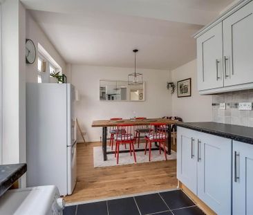 9 Glen Road, Castlereagh, Belfast, BT5 7JH - Photo 4