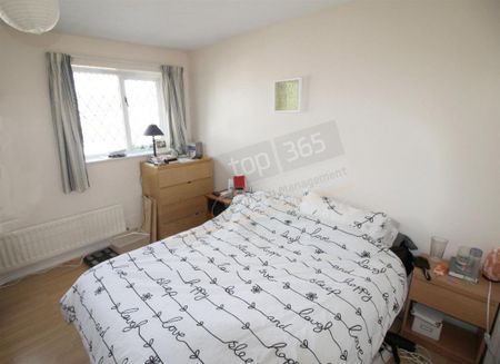 2 bedroom semi-detached house to rent - Photo 2