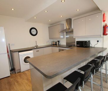 4 bedroom flat to rent - Photo 5