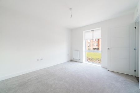 3 bedroom semi-detached house to rent - Photo 2