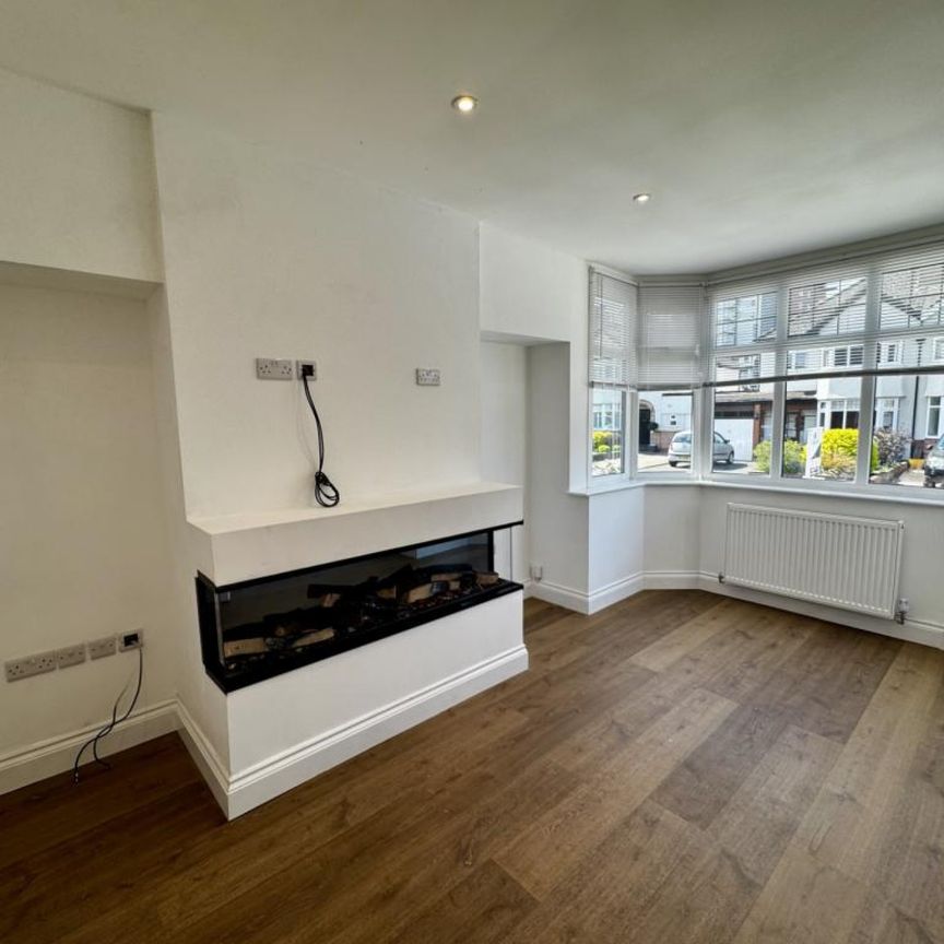 3 Bedroom Semi-Detached House - Photo 1