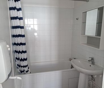 Location Appartement 1 pièce 38m² ST ETIENNE 42000 - Photo 2
