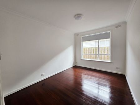 Charming Family Home - Photo 4