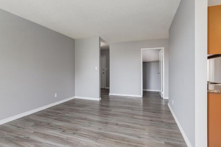 2 Bedroom - Photo 5