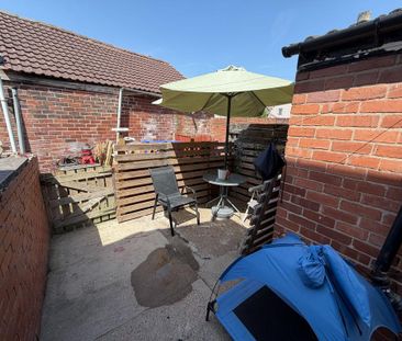 2 bedroom terraced house to rent - Photo 6