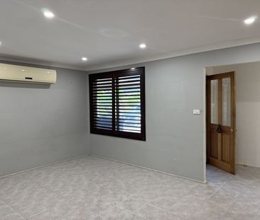 FAMILY HOME IN THE HAERT OF MACQUARIE FIELDS !! - Photo 3