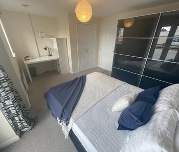 4 bedroom terraced house to rent - Photo 4