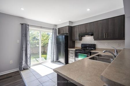 Townhouse For Lease | E8134248 - Photo 4