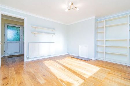 3 bedroom semi-detached house to rent - Photo 2