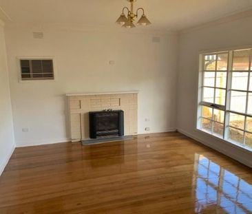 Spacious 3-Bedroom with Polished Timber Floors - Photo 6