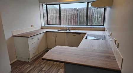 Newly renovated and Spacious Family Home - Photo 4