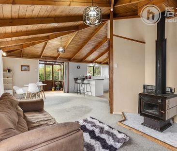 Beautiful 3 Bedroom House in Beach Haven - Photo 6