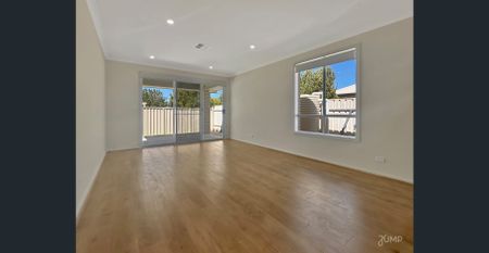 Modern and Spacious 4-Bedroom Home in Munno Para West! - Photo 2