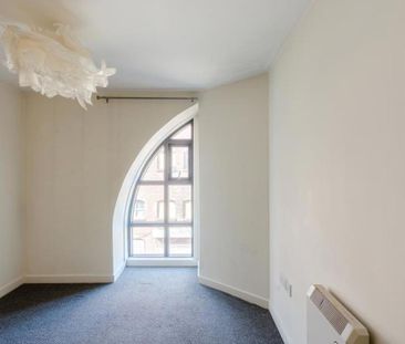 A lovely modern one-bedroom flat available to rent in Vestry Hall w... - Photo 6