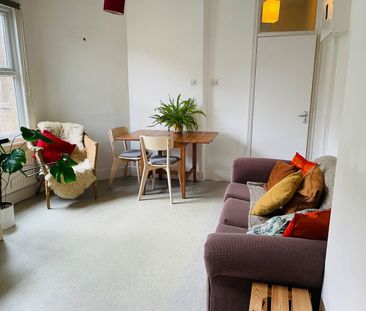 2 Bed Maisonette, Fountain Road, SW17 - Photo 5