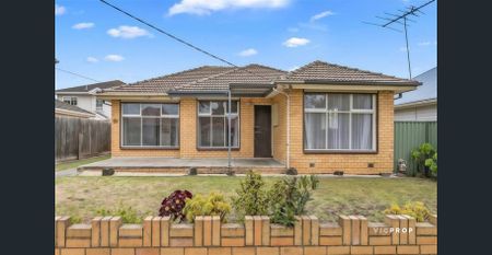 Comfort, Space & Convenience in the Heart of Altona - Photo 5