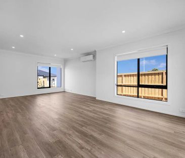 “Brand-New 3-Bedroom Townhouse in Prime Wyndham Vale Location” - Photo 3