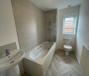 3 bedroom semi-detached house to rent - Photo 3