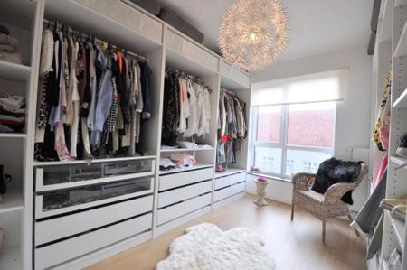 RECENT en INSTAPKLAAR Appartement met autostandplaats - Foto 2